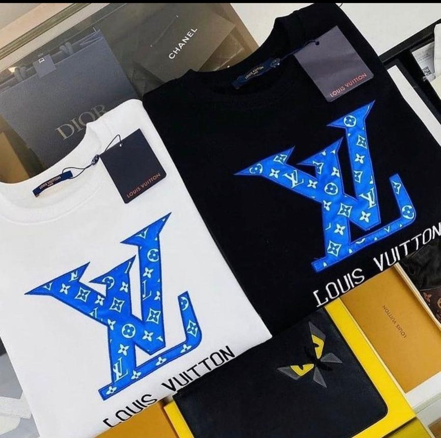 Camiseta Masc. Louis Vuitton (Pronta entrega)